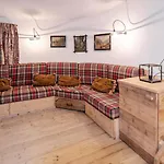 Apartment Charming Chiave