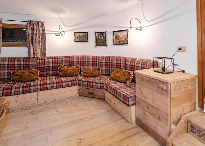 Apartament Charming Chiave